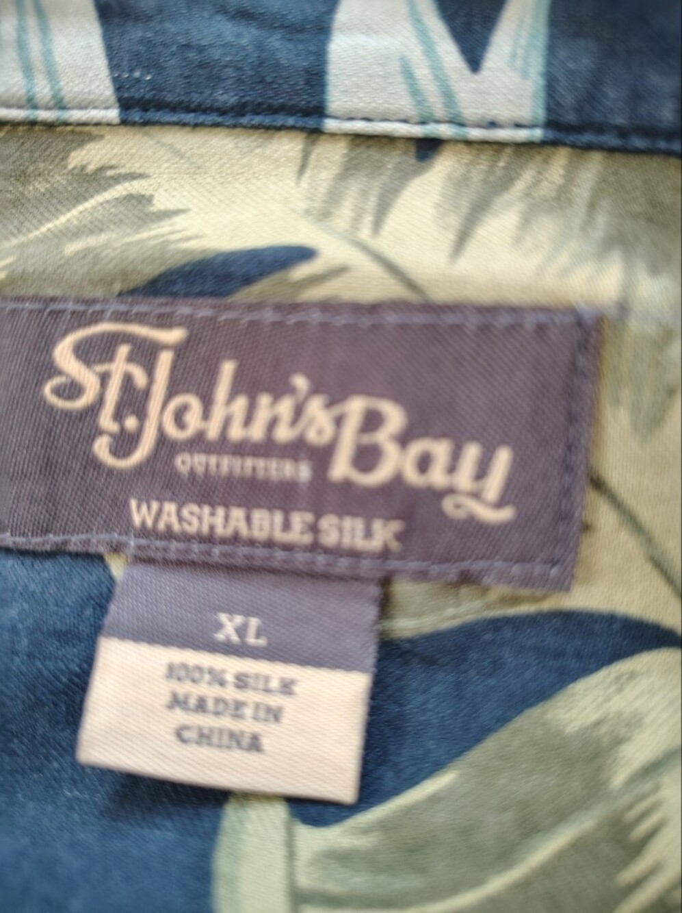 St John’s Bay Washable Silk Hawaiian Shirt Mens XL Blue Palm Floral - Picture 5 of 6